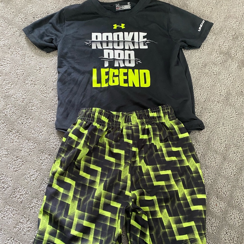 Boys under Armour outfit size 3t